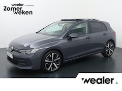 Volkswagen Golf - 1.5 eHybrid Life Edition | 204 PK | SoH % | Panoramadak | Achteruitrijcamera | Stoelverwar