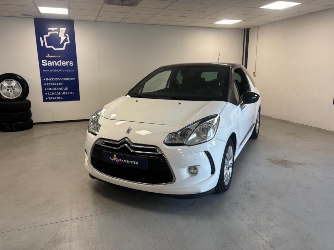 DS 3 - 1.2 So Chic zwarte hemel/clima - AutoWereld.nl