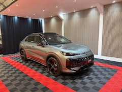 Volkswagen T-Roc - 1.5 eTsi Limited Edition DSG R-Line Blackstyle (Pano, Trekh, 20"