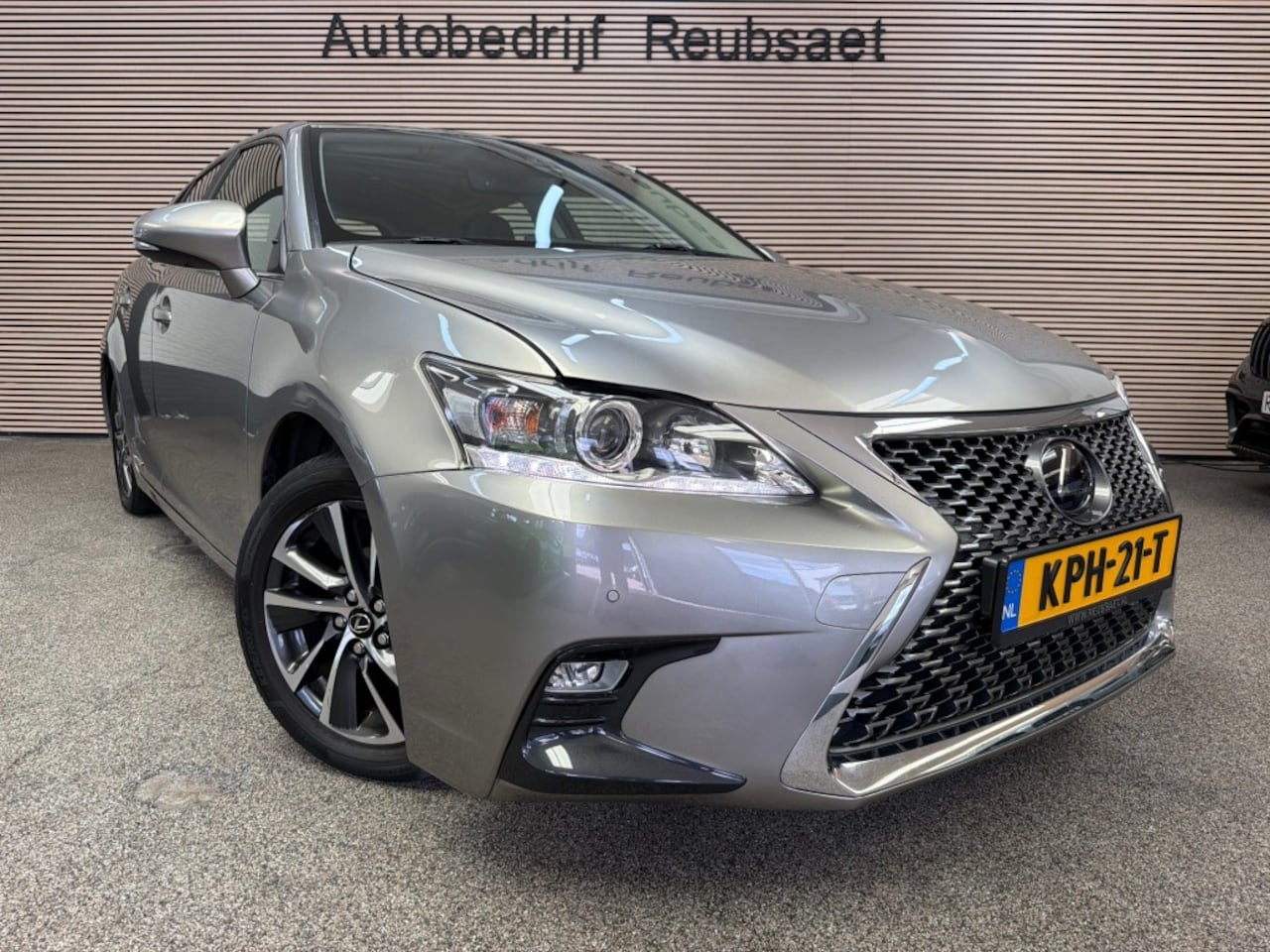 Lexus CT 200h - 200H Business Launch Keyless Clima Schuifdak Navi Camera Incl 12Mnd Garantie - AutoWereld.nl