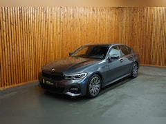 BMW 3-serie - 318I Business Edition Plus Automaat Panoramadak Leer