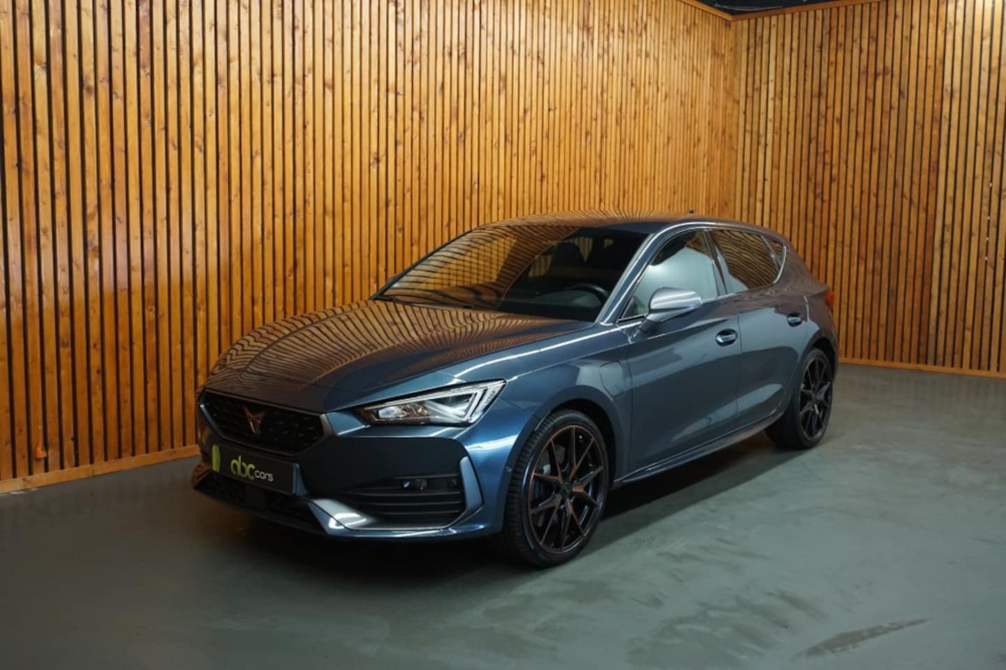CUPRA Leon - 1.4 E-HYBRID ADREN. AUTOMAAT Stoelverwarming / Sfeerverlichting - AutoWereld.nl