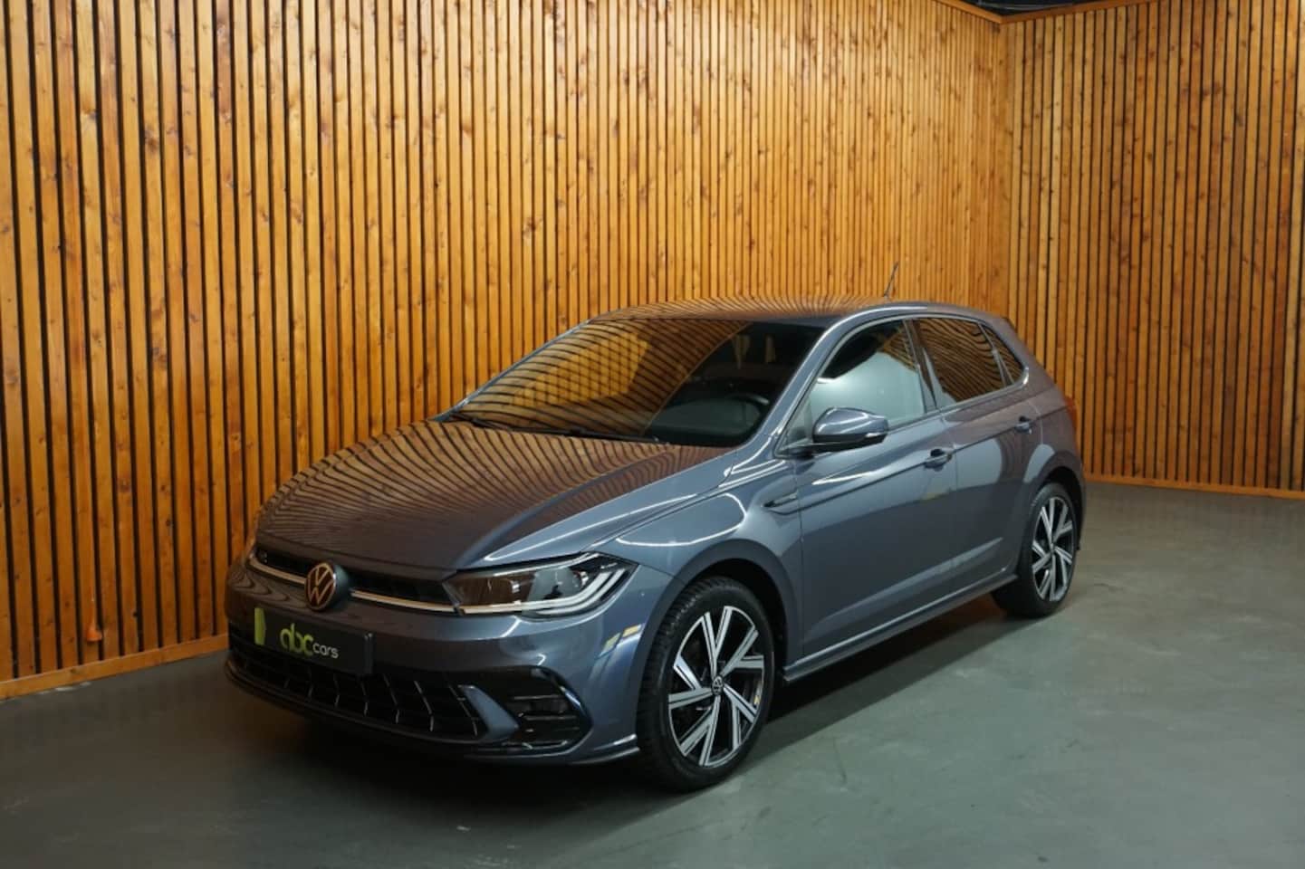 Volkswagen Polo - 1.0 TSI R-LINE NAVIGATIE  / APPLE CARPLAY / CLIMA / STOELVERWARMING - AutoWereld.nl