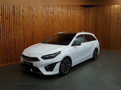 Kia Cee'd - Ceed 1.5 T-GDI GT-LINE PANORAMADAK / APPLE CARPLAY