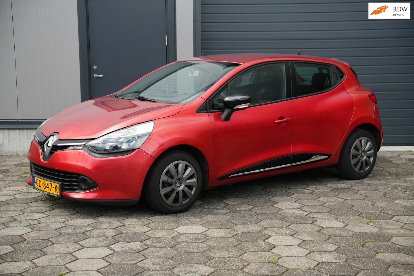 Renault Clio - 0.9 TCe Authentique Airco Goed onderhouden auto! - AutoWereld.nl