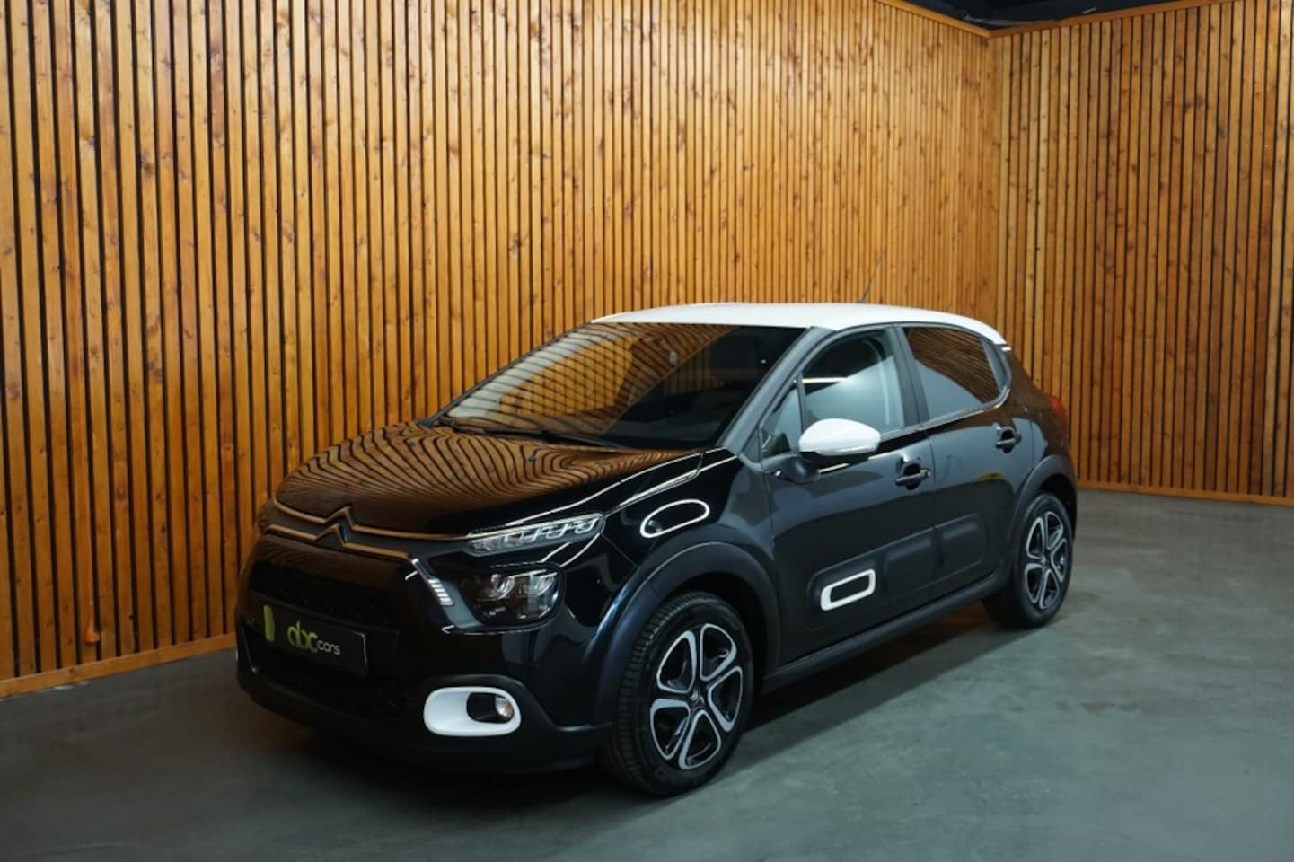 Citroën C3 - 1.2 PureTech 5 drs Feel Edition / Apple Carplay / Lane Assist / Clima - AutoWereld.nl