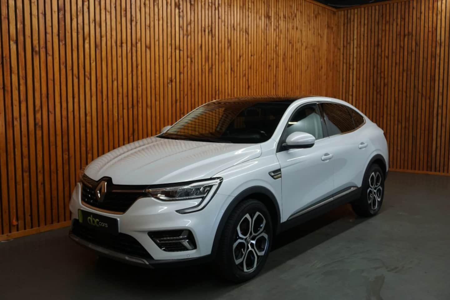 Renault Arkana - 1.6 E-T H 145 INTENS Automaat Navi Clima Apple Carplay - AutoWereld.nl