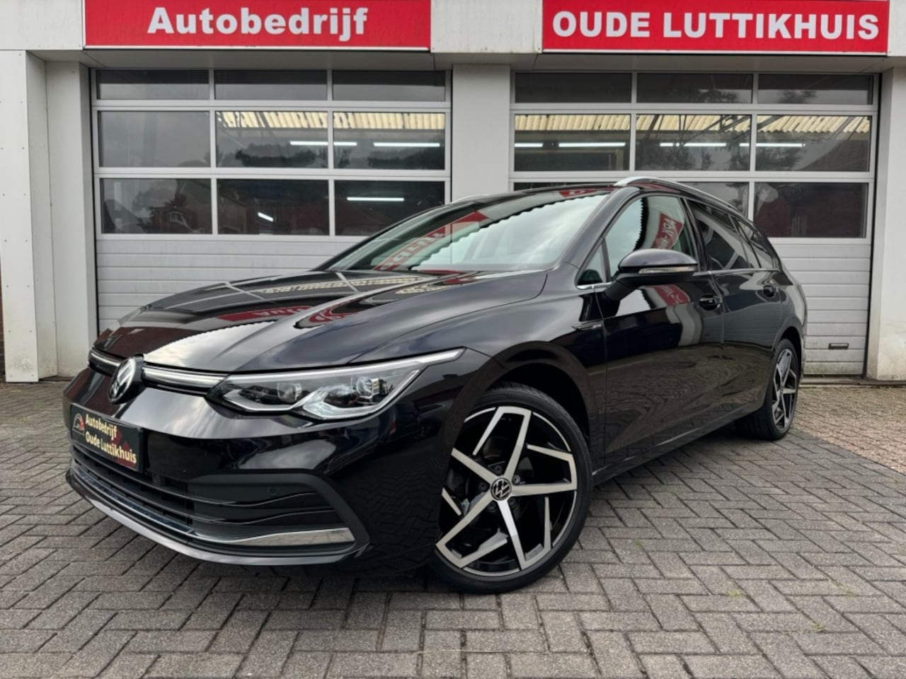 Volkswagen Golf Variant - Variant 1.5 eTSI ACT DSG Style Camera ACC IQ.Light App-Connect Navi - AutoWereld.nl