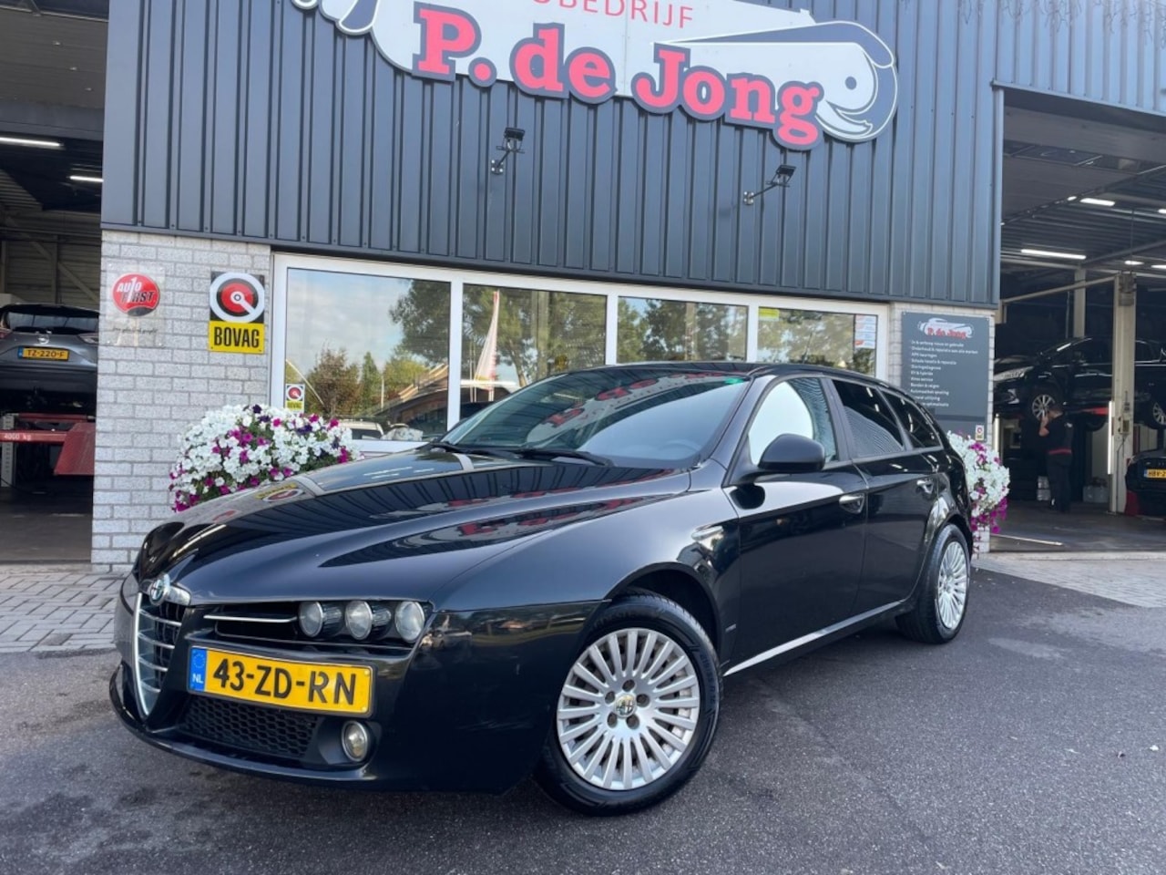 Alfa Romeo 159 - 1.8 MPI BUSINESS Navi - Cruise - Airco - Trekhaak - APK - AutoWereld.nl