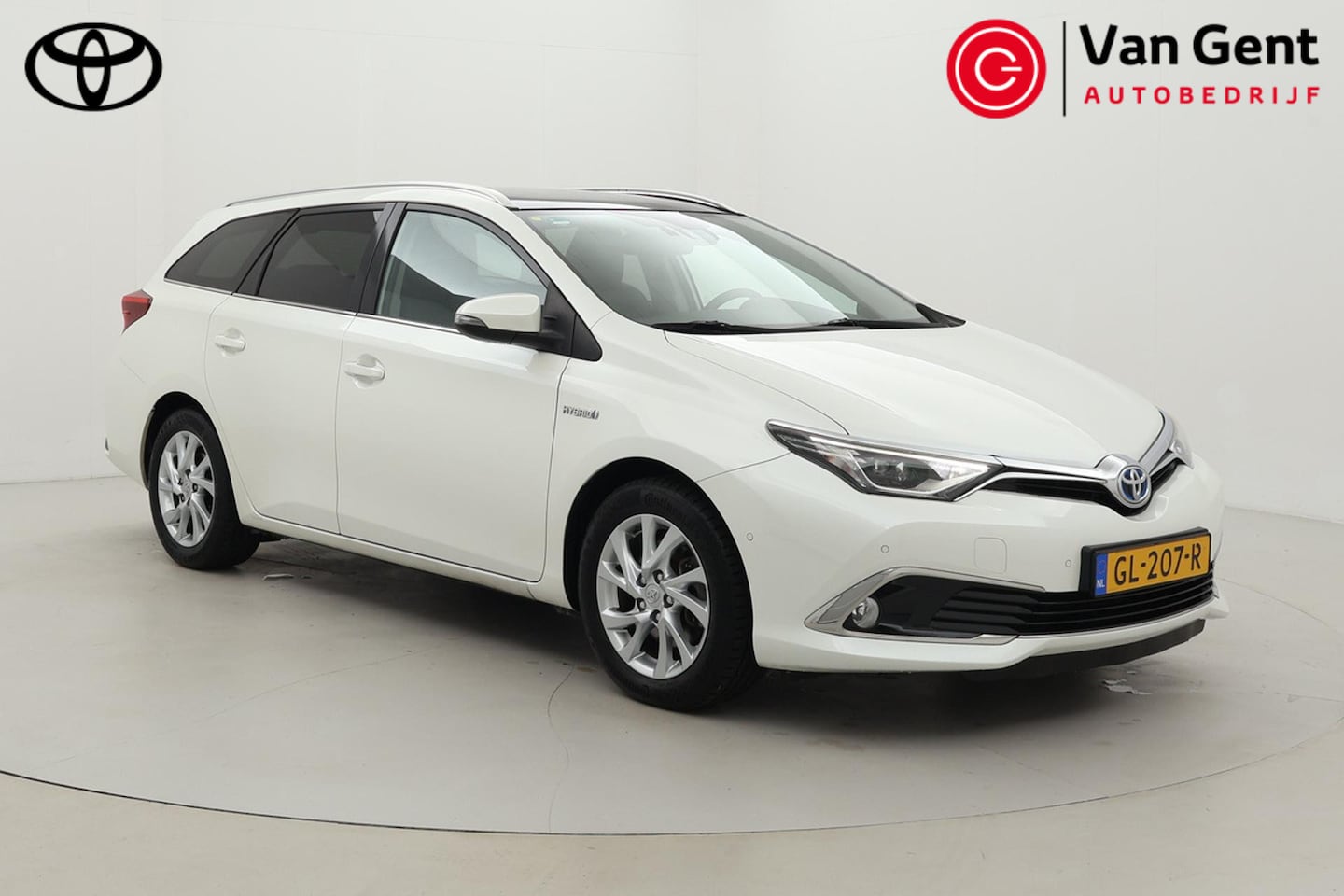 Toyota Auris Touring Sports - 1.8 Hybrid Lease Pro | Panoramadak | Navigatie | Stoelverwarming | LED | Keyless | Parkeer - AutoWereld.nl