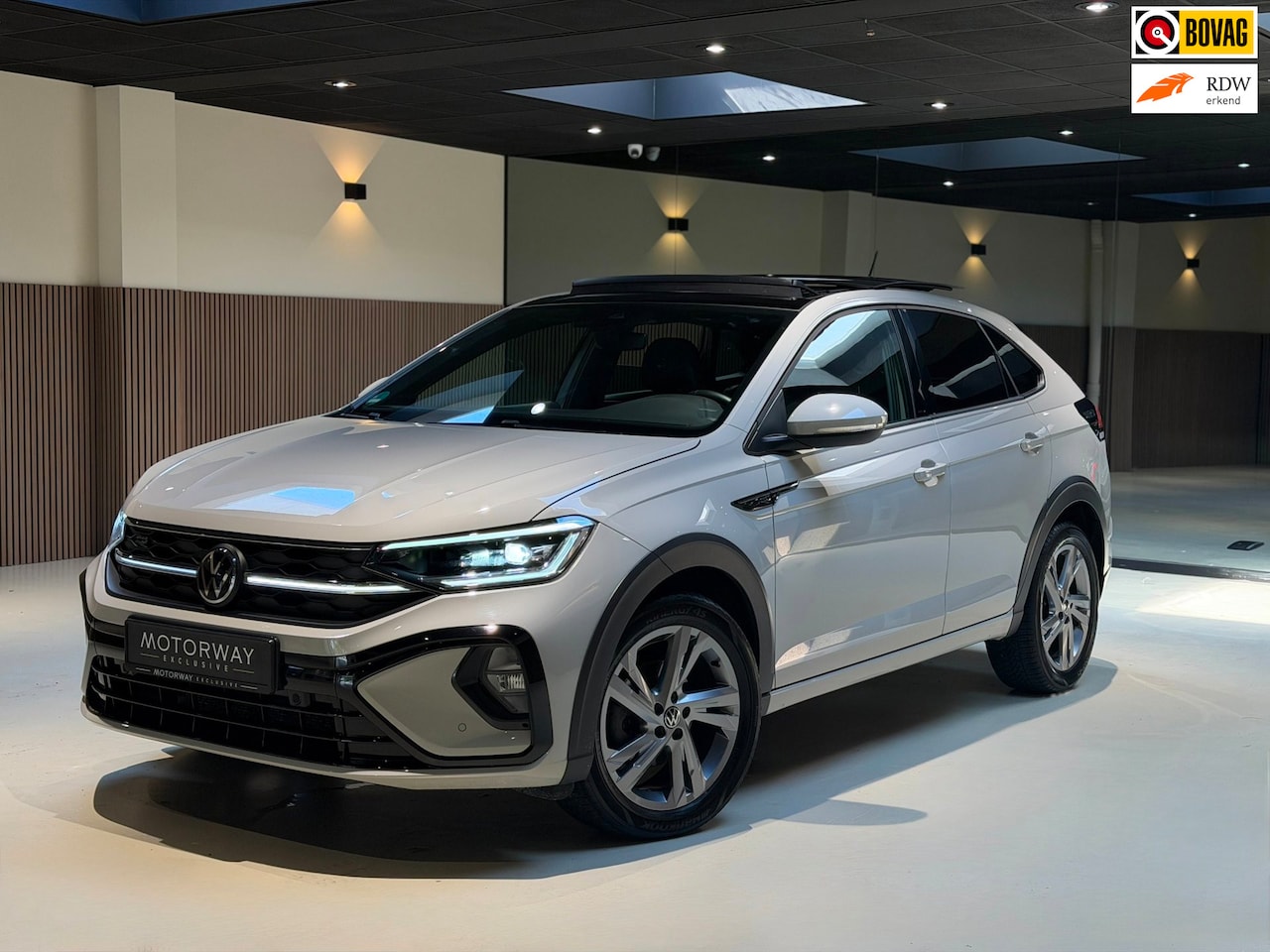 Volkswagen Taigo - 1.0 TSI R-Line |Pano|Virtual Cockpit|Carplay|LED|Stoelverwarming| - AutoWereld.nl