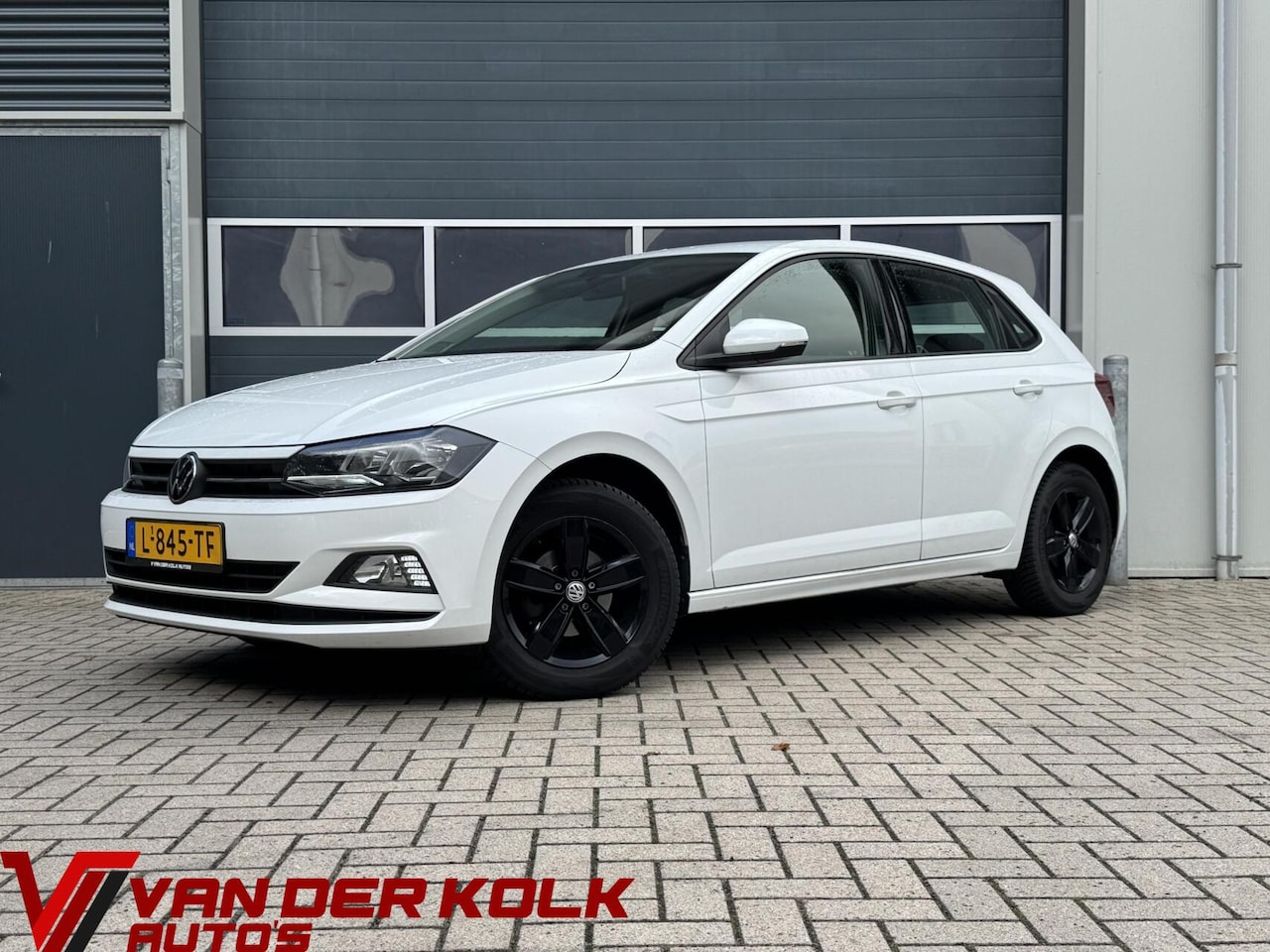 Volkswagen Polo - 1.0 TSI Comfortline | Carplay | Adaptive cruise | Navigatie | LED | DAB | Trekhaak - AutoWereld.nl
