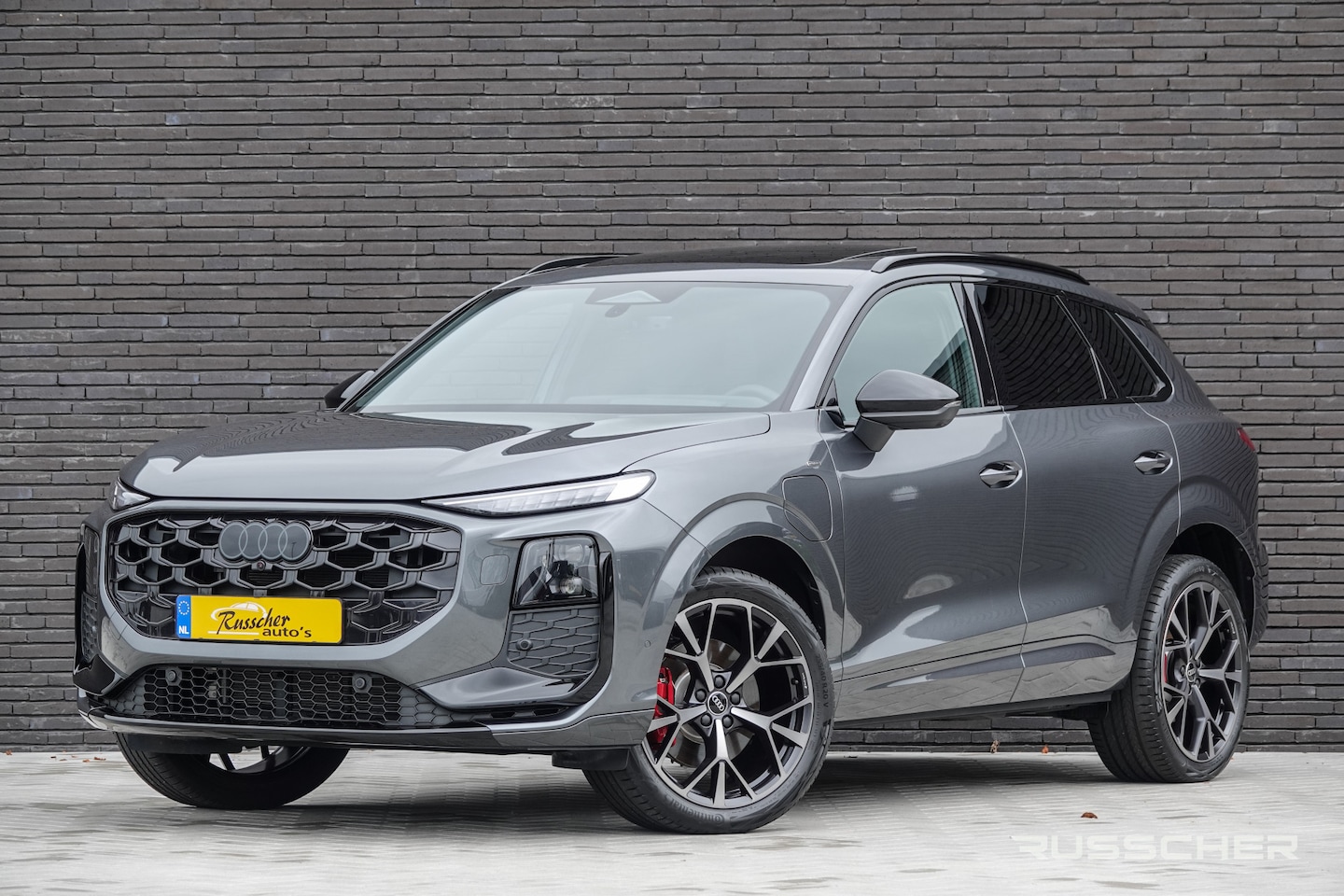 Audi Q3 - S-Line | e-hybrid 272Pk | Panoramadak | Head-Up Display | 360° Camera | Sonos Premium Soun - AutoWereld.nl