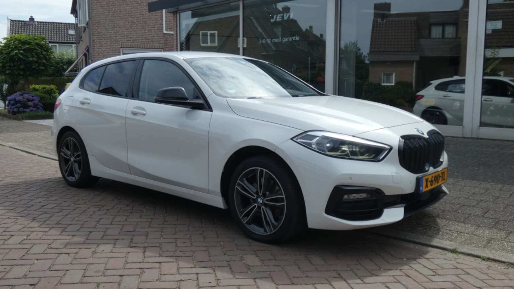 BMW 1-serie - Executive Sport Edition *  NAVI * CRUISE * LMV 17* LED * ST.VERWARMING * - AutoWereld.nl
