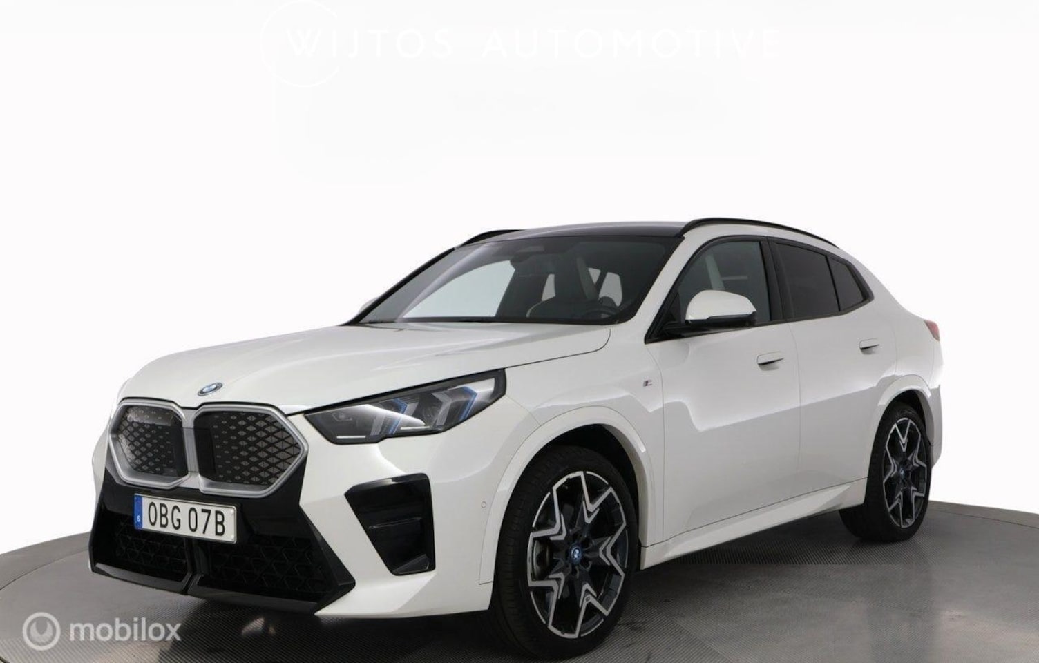 BMW iX2 - xDrive30 67 kWh M-Sport, pano, HUD, trekhaak - AutoWereld.nl