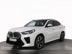 BMW iX2 - xDrive30 67 kWh M-Sport, pano, HUD, trekhaak