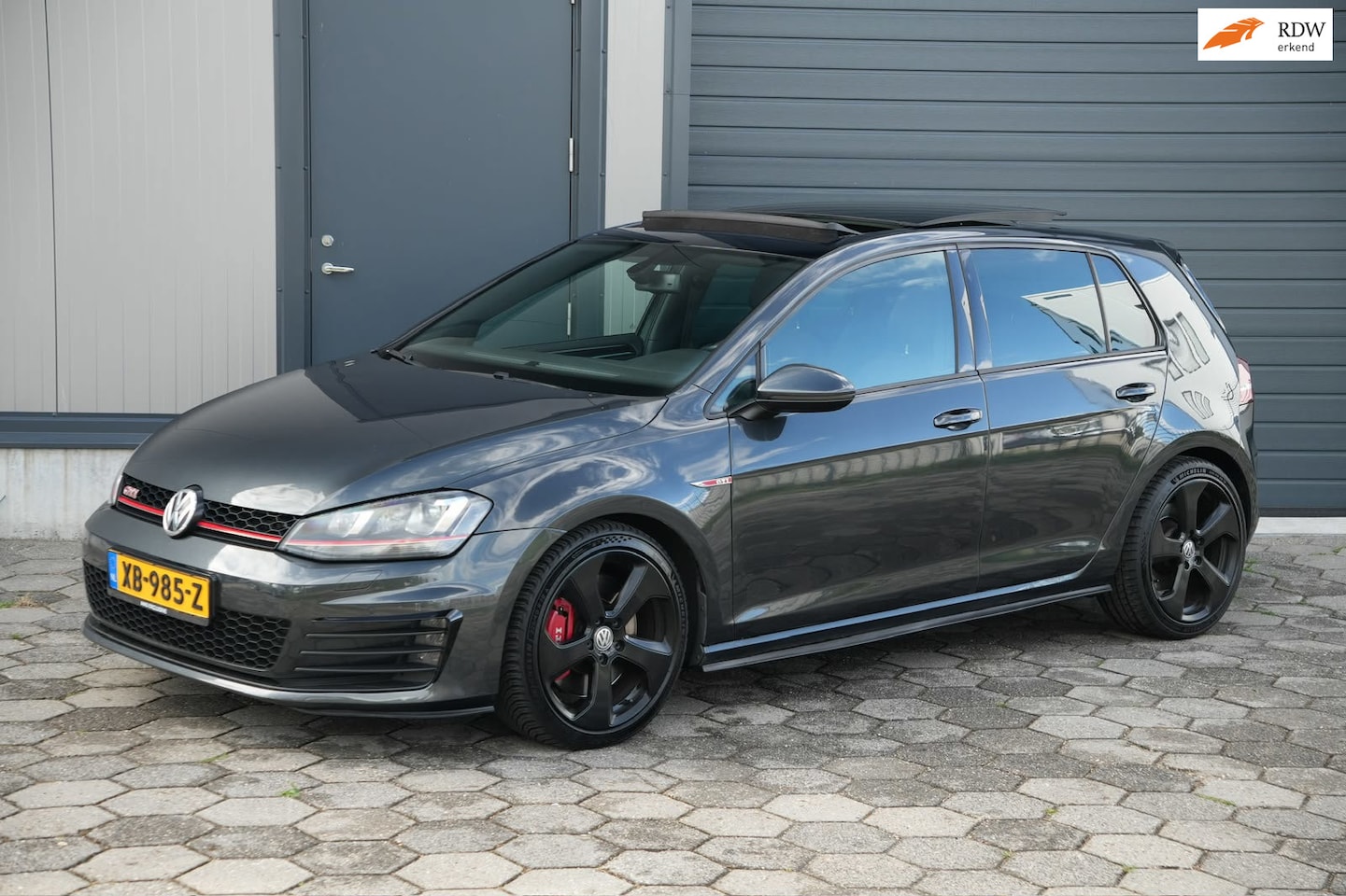 Volkswagen Golf - 2.0 TSI GTI Performance DSG Pano Nieuwe APK! - AutoWereld.nl