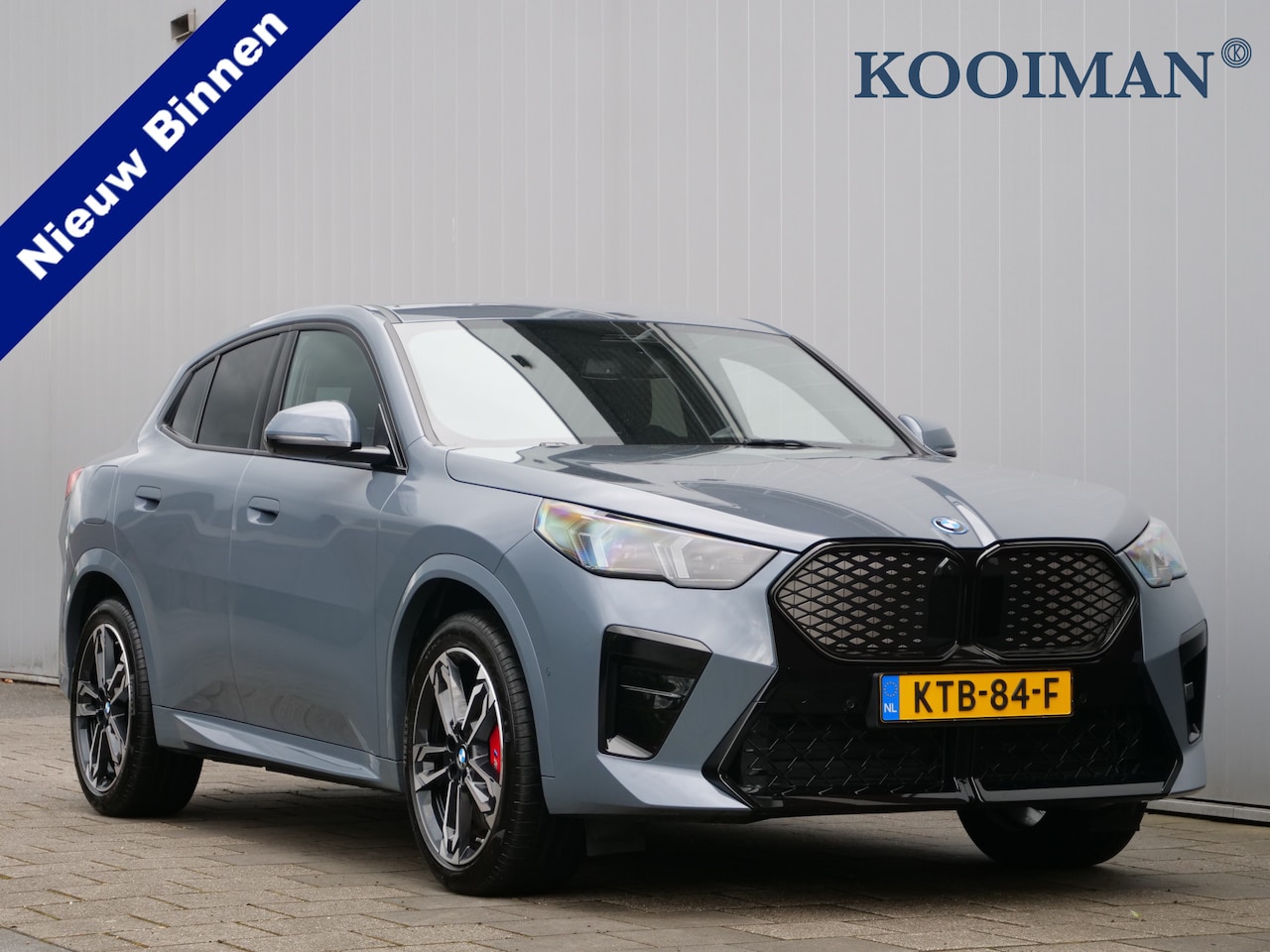 BMW iX2 - eDrive20 67 kWh M Sport Edition 204 Pk Automaat Navi / DAB / Apple Carplay / Camera's / M- - AutoWereld.nl