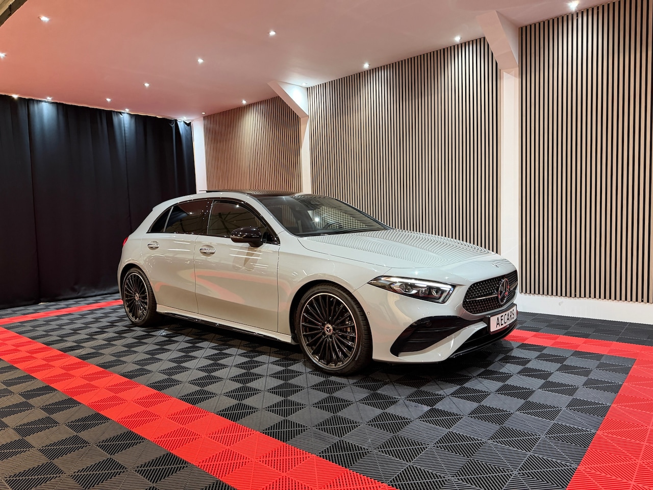 Mercedes-Benz A-klasse - A200 Star Edition AMG Line Limited 2025 Pano Camera Led - AutoWereld.nl
