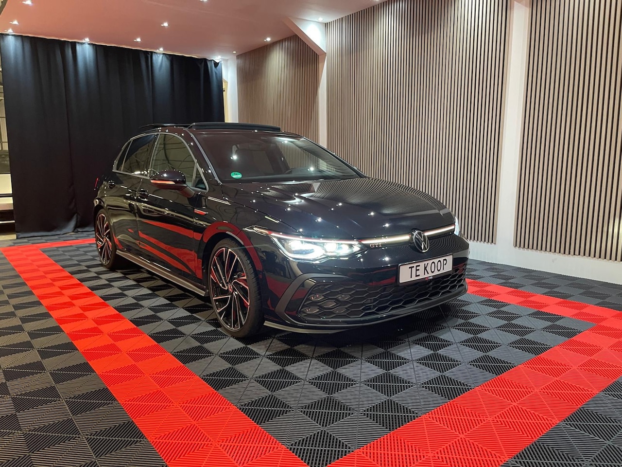 Volkswagen Golf - 2.0 TSI GTI Performance Pano Leder Camera Keyless ACC 1eig 15792 Km - AutoWereld.nl
