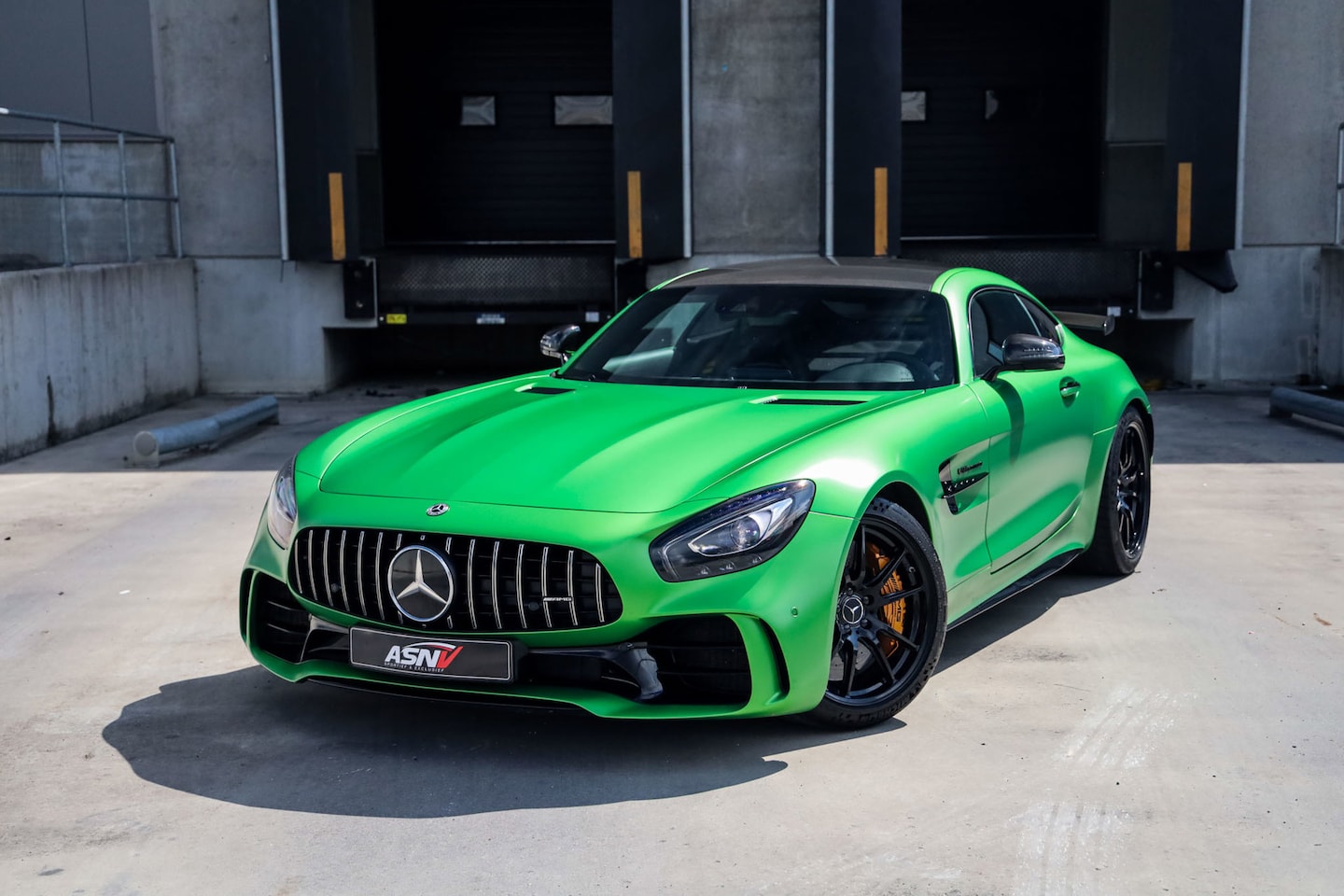 Mercedes-Benz AMG GT - 4.0 R 4.0 R, 585 PK, Green/Hell/Magno, Keramiek, Burmester, Carbon/Exterieur, Camera, Performanc - AutoWereld.nl