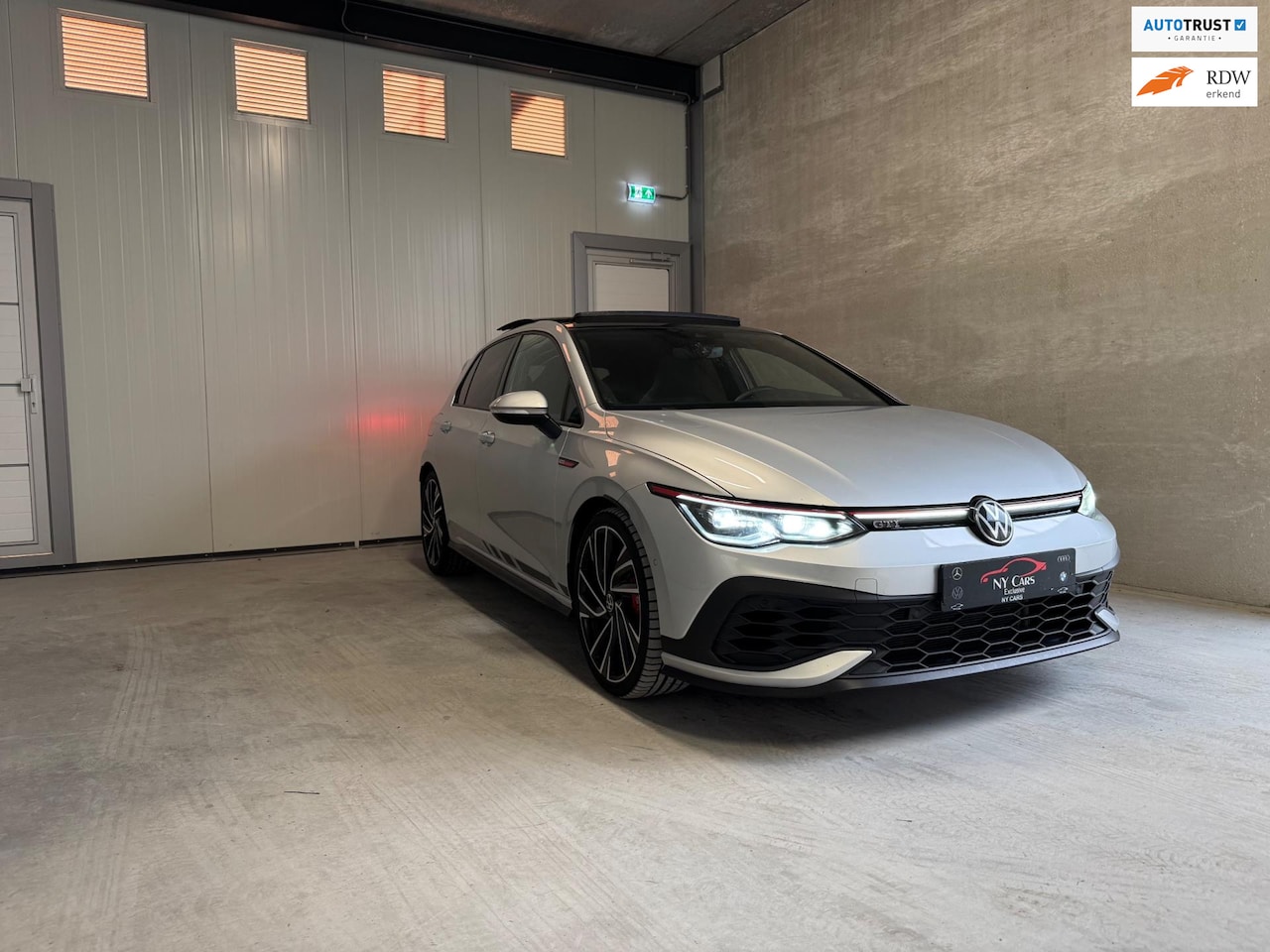 Volkswagen Golf - 2.0 TSI GTI Clubsport Pano | Matrix | ACC | 300PK Nürburgring | Sfeer | Keyless - AutoWereld.nl