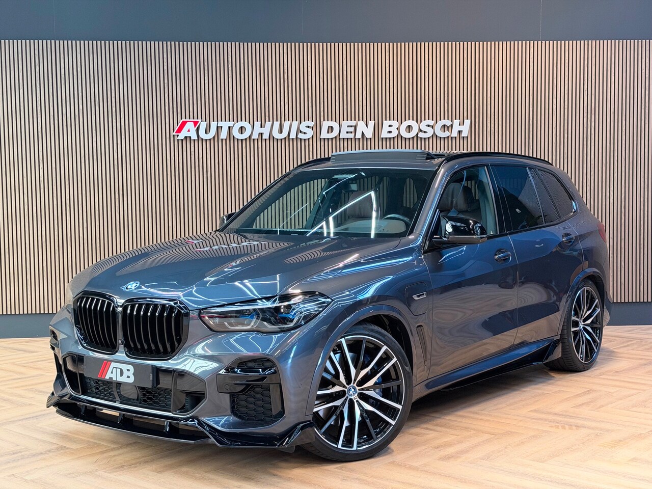 BMW X5 - XDrive45e High Executive M Sport 394PK - Pano - Laser - AutoWereld.nl