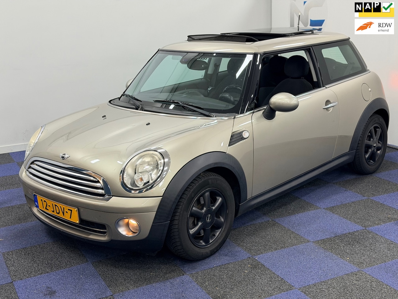 MINI 3-Deurs - 1.4 One Pepper / PANORAMADAK / ONDERHOUDEN / RIJDT SCHAKELT GOED - AutoWereld.nl