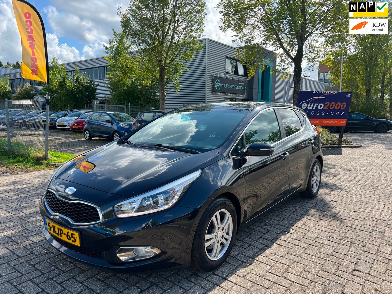 Kia Cee'd - 1.6 GDI Business Pack - NAVIGATIE - CAMERA - NAP ! - AutoWereld.nl