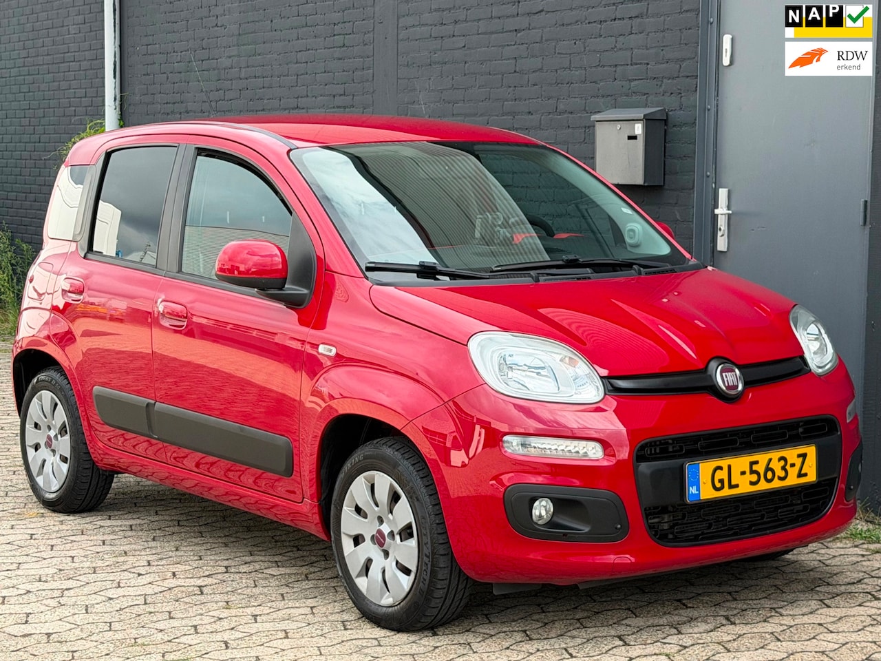 Fiat Panda - 0.9 TwinAir Lounge NAVI CLIMA APK NAP BOEKJES - AutoWereld.nl