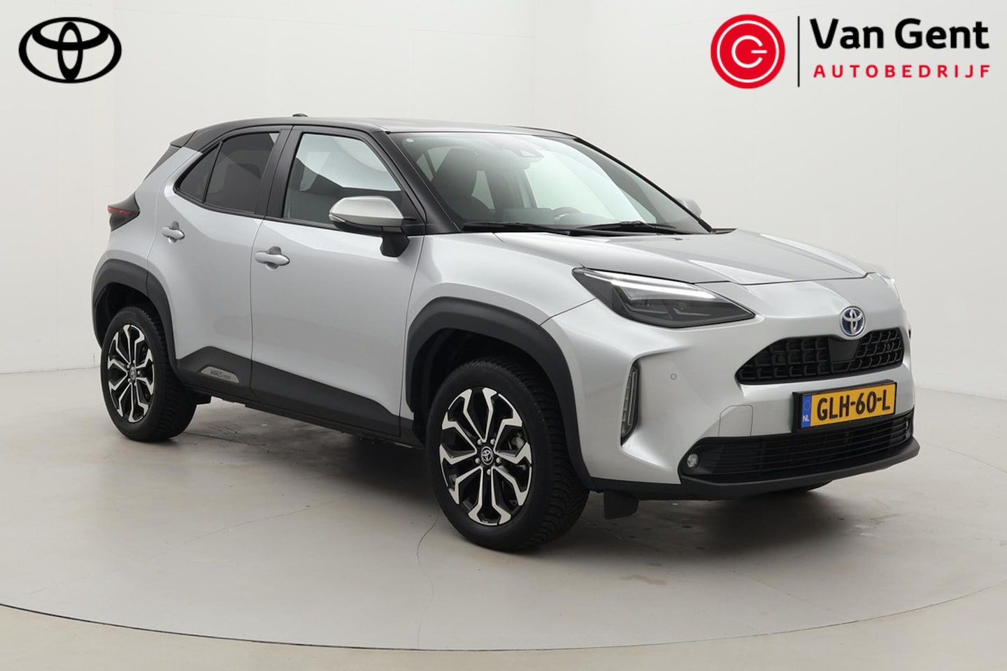 Toyota Yaris Cross - 1.5 Hybrid Dynamic | Trekhaak | Dodehoek detectie | Stoel-/stuurverwarming | Apple Carplay - AutoWereld.nl