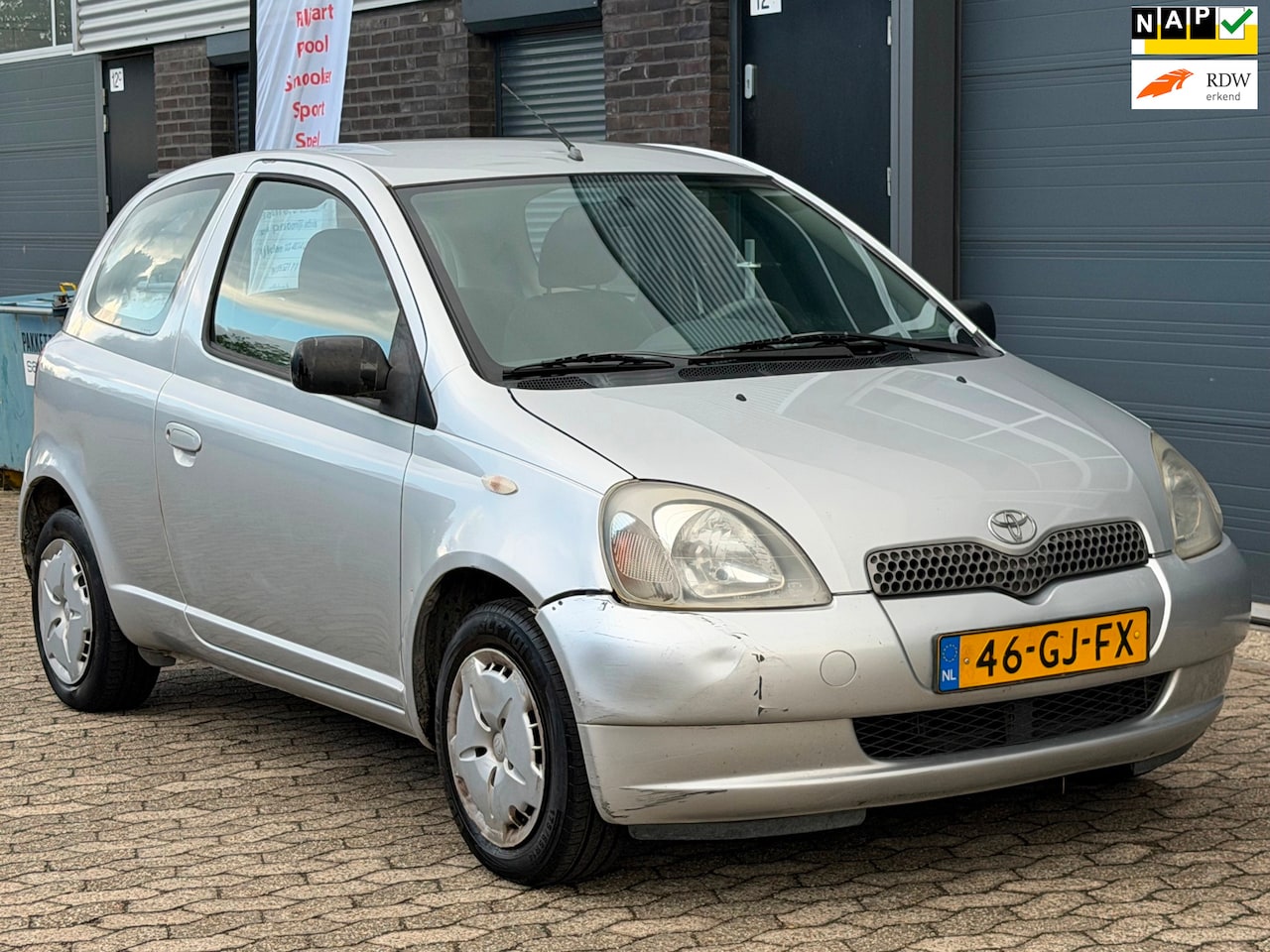 Toyota Yaris - 1.3-16V VVT-i Luna 1.3-16V VVT-i Luna NIEUWE APK - AutoWereld.nl