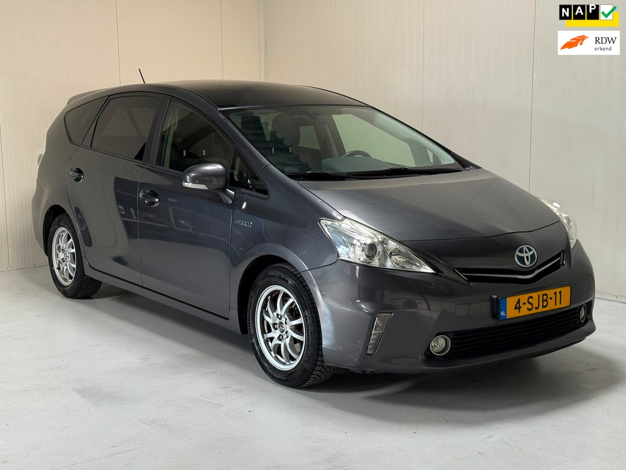 Toyota Prius Wagon - 1.8 Aspiration PANODAK/CAMERA/NAVI/NLauto - AutoWereld.nl