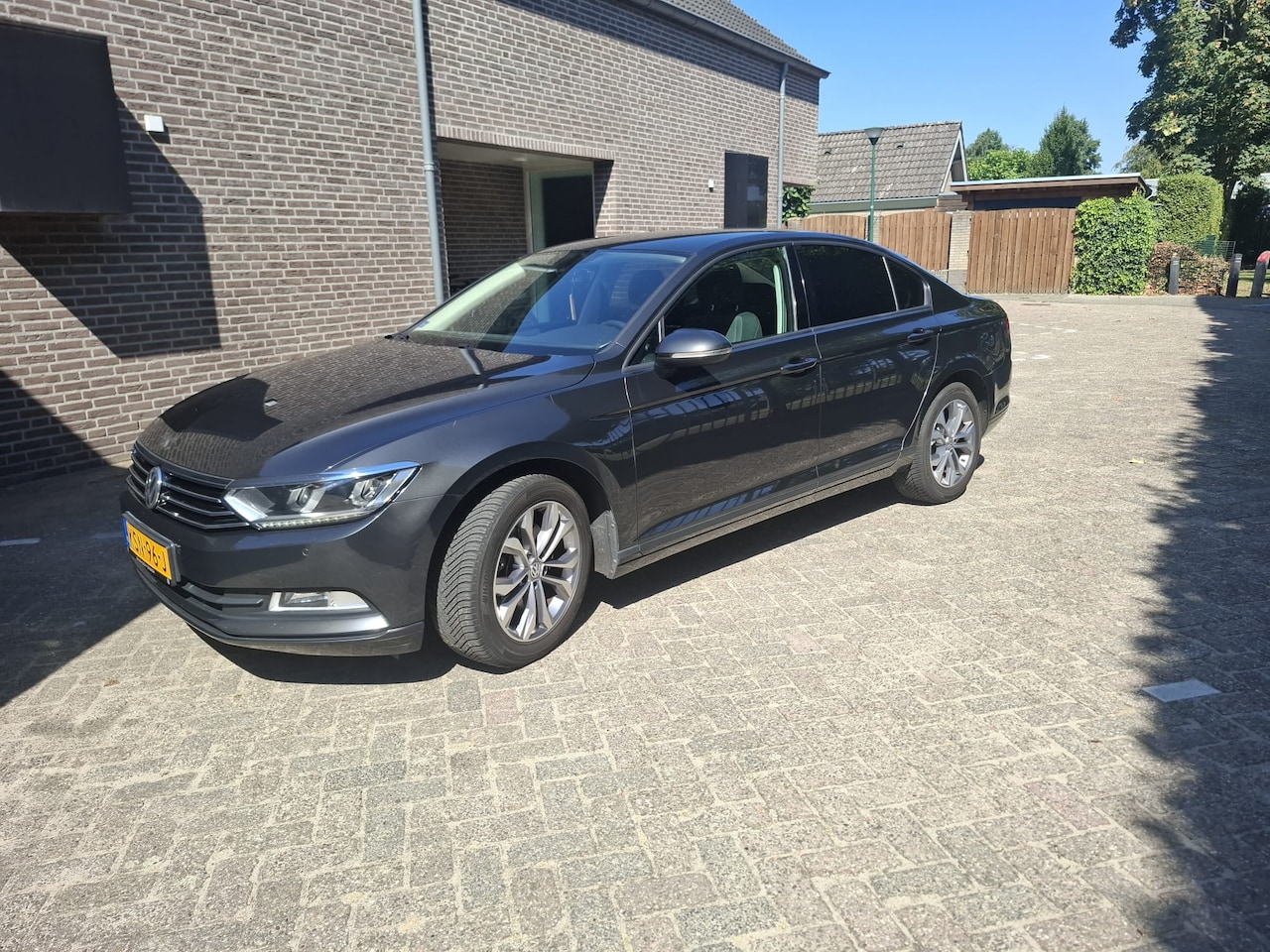 Volkswagen Passat - 1.4 TSI Trendline - AutoWereld.nl