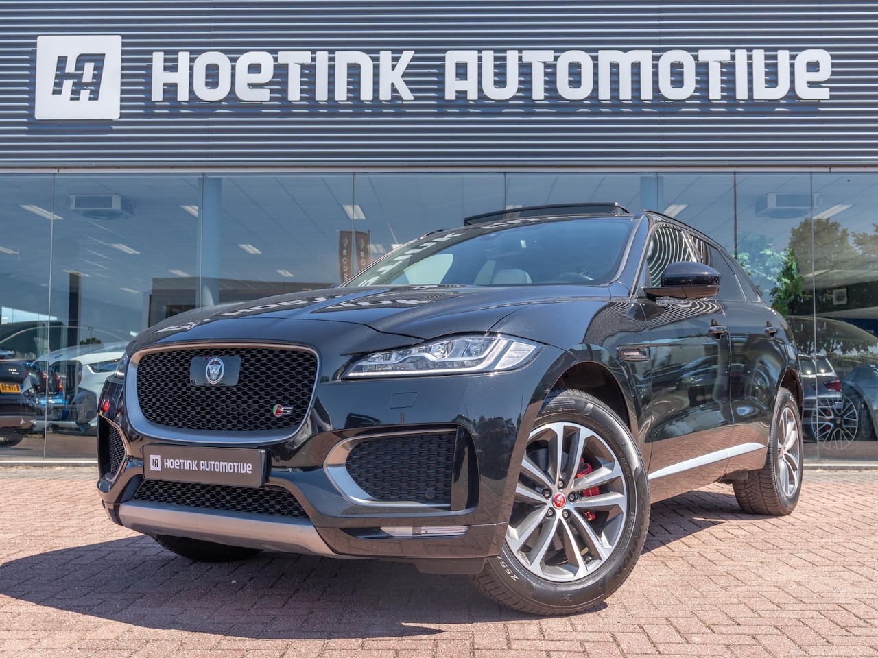 Jaguar F-Pace - 3.0 S First Edition AWD | Pano | Meridian | Memory | Apple CarPlay & Android Auto - AutoWereld.nl