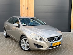 Volvo S60 - 2.0 D3 Momentum (bj 2012) Euro5|Clima|Leer|Cruise adaptief|PDC