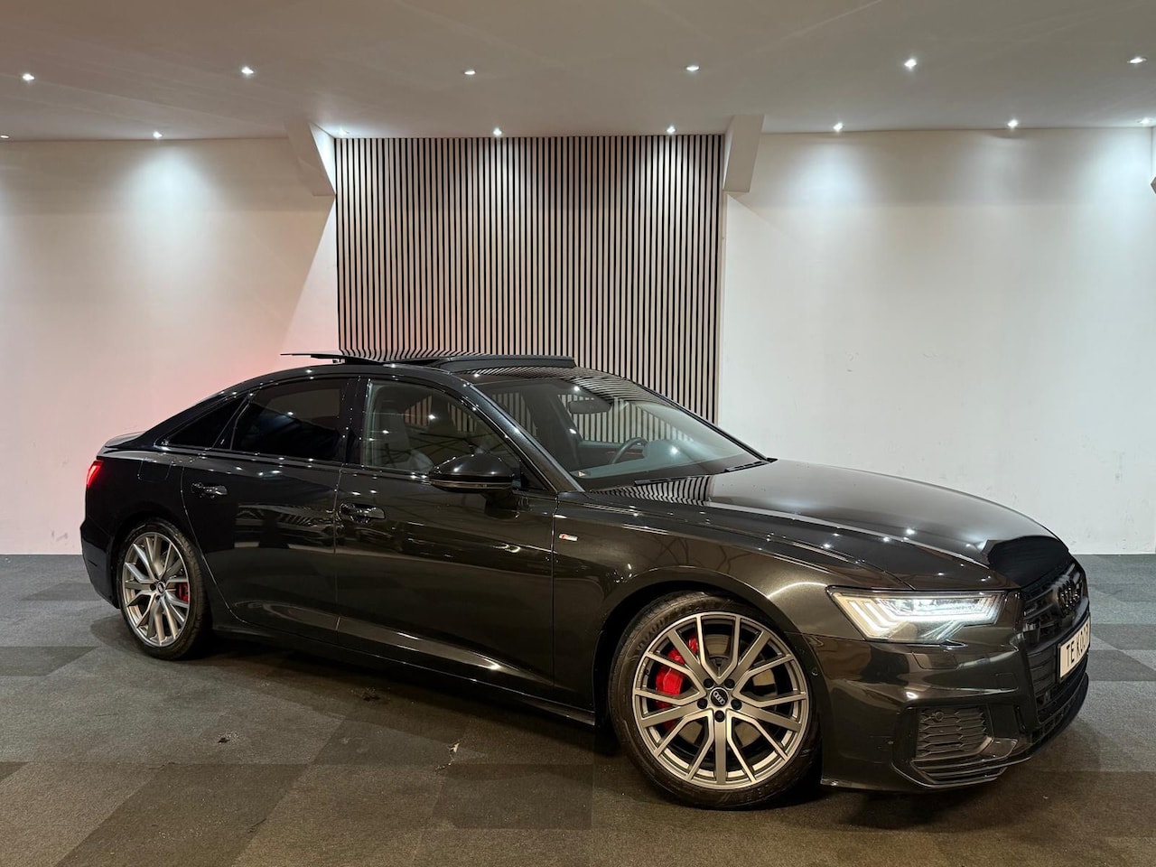 Audi A6 Limousine - 55 TFSI e quattro Competition Pano 360Cam Memory B&O BOM EN BOM VOLL!!!! - AutoWereld.nl
