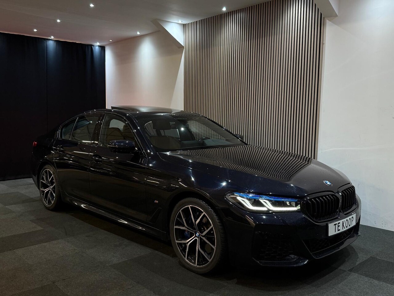 BMW 5-serie - 530i Business Edition Plus Aut 2021 Facelift M-Sport/ Pano/Lazer - AutoWereld.nl