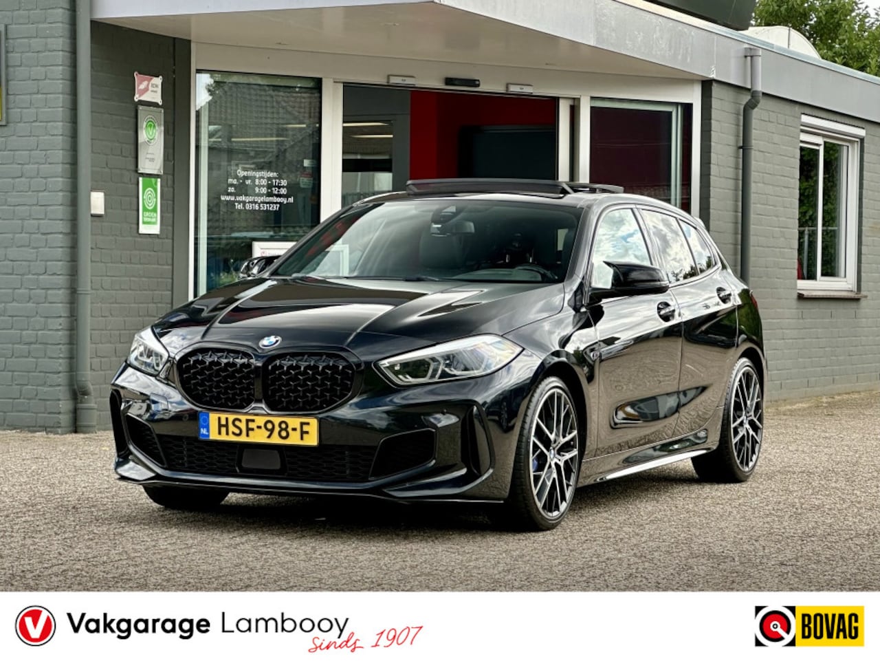 BMW 1-serie - M135i xDrive High Executive Pano Head-up Keyless - AutoWereld.nl