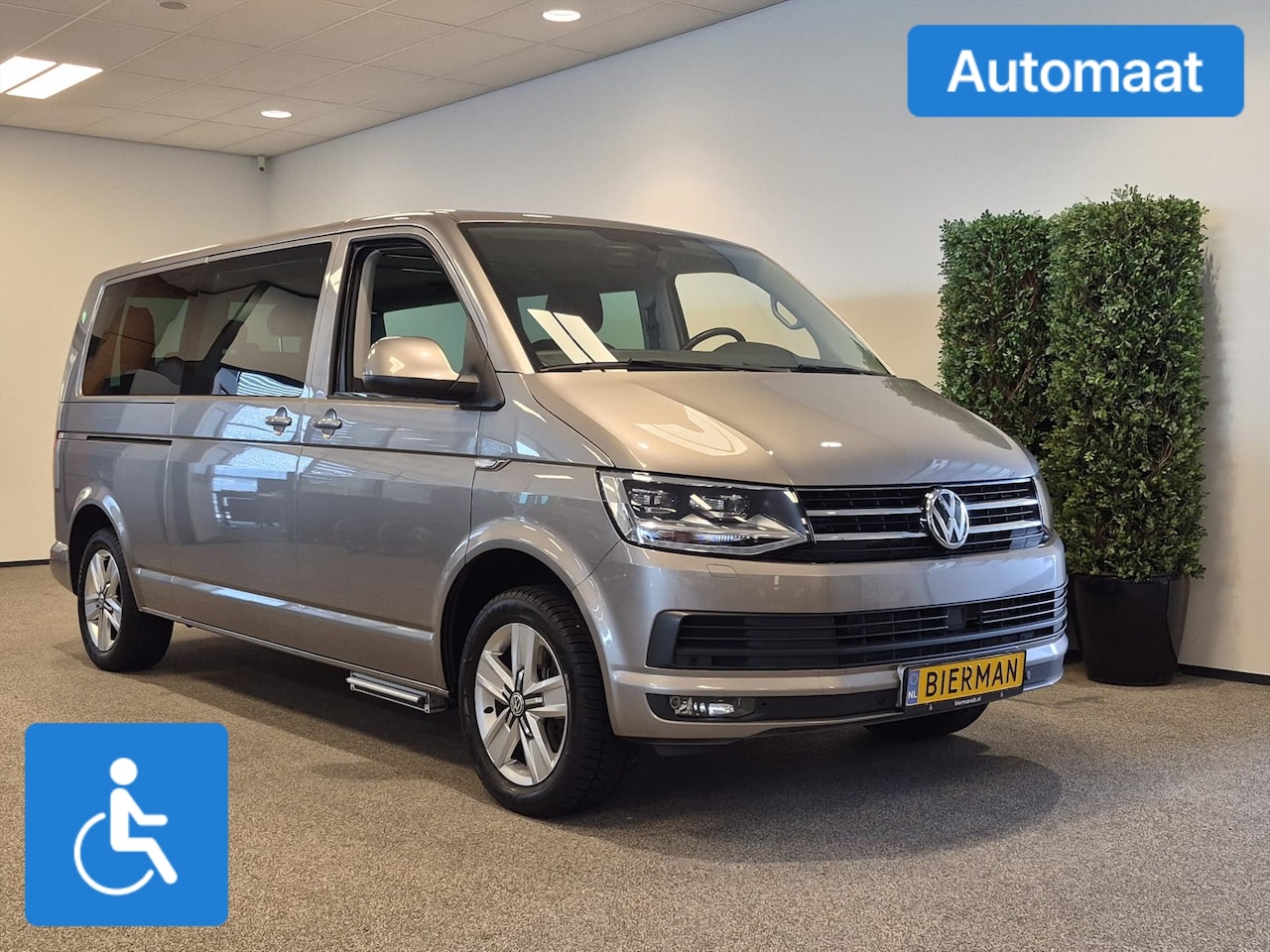 Volkswagen Multivan - L2H1 Rolstoelbus Automaat - rolstoel achter het stuur (handbediening) - AutoWereld.nl