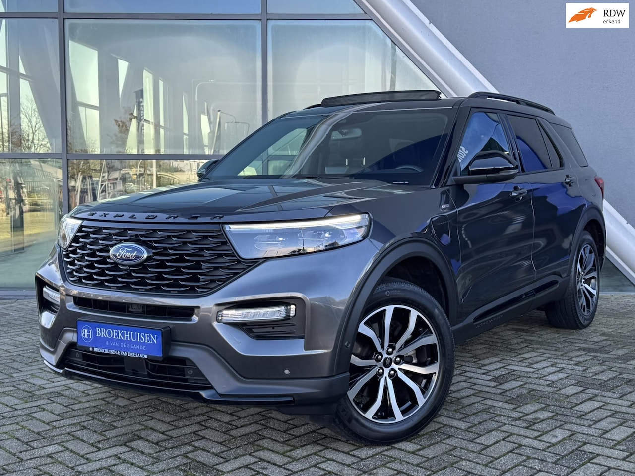 Ford Explorer - 3.0 V6 EcoBoost PHEV ST-Line 457pk Panoramadak / Trekhaak / Stoelventilatie - AutoWereld.nl