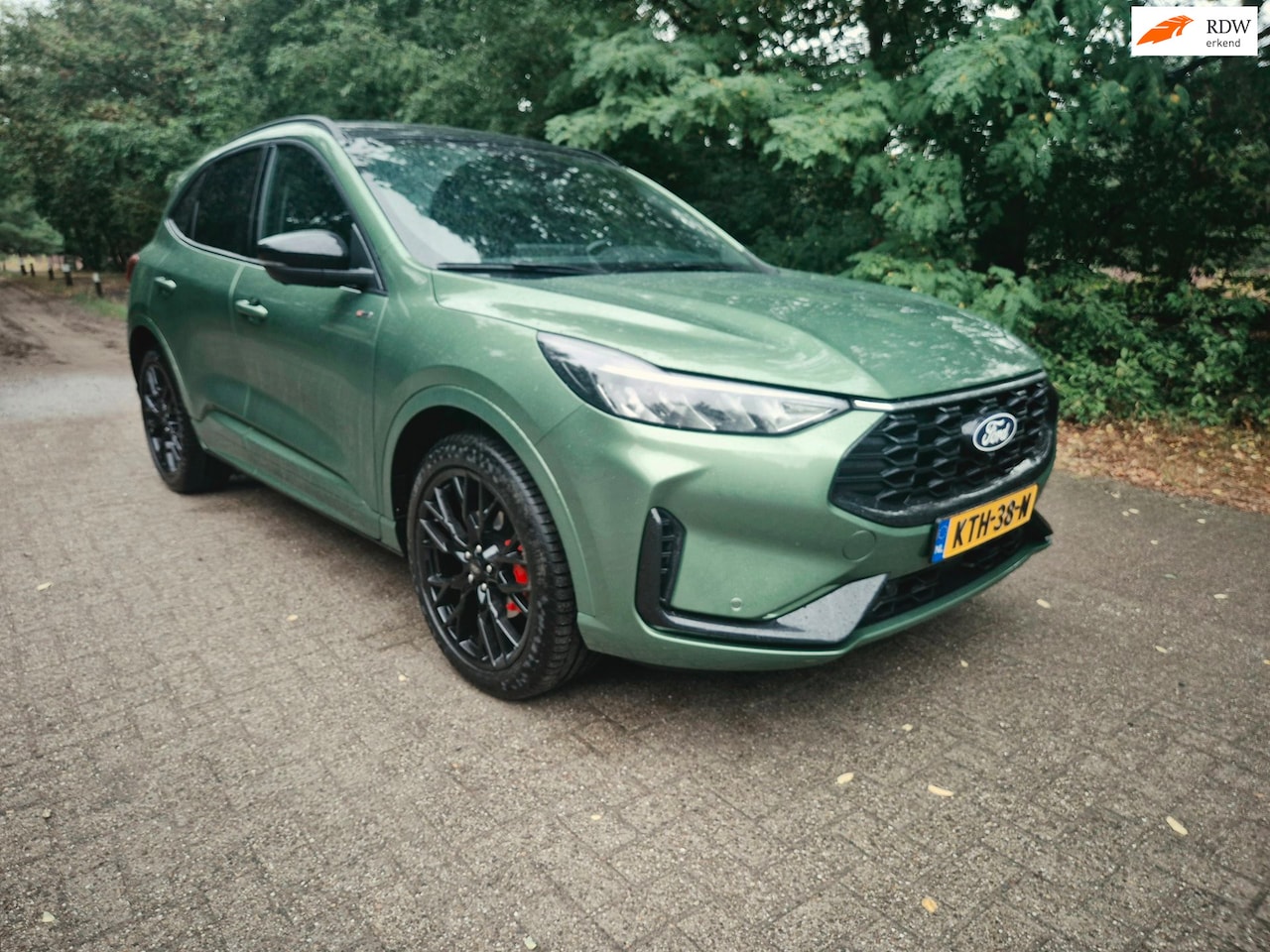 Ford Kuga - 2.5 FHEV ST-Line X Black Pack geen stekker - AutoWereld.nl