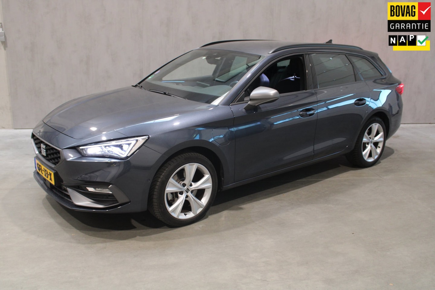 SEAT Leon Sportstourer - 1.4 TSI eHybrid PHEV FR Camera/Cruise/Prijs is rijklaar - AutoWereld.nl