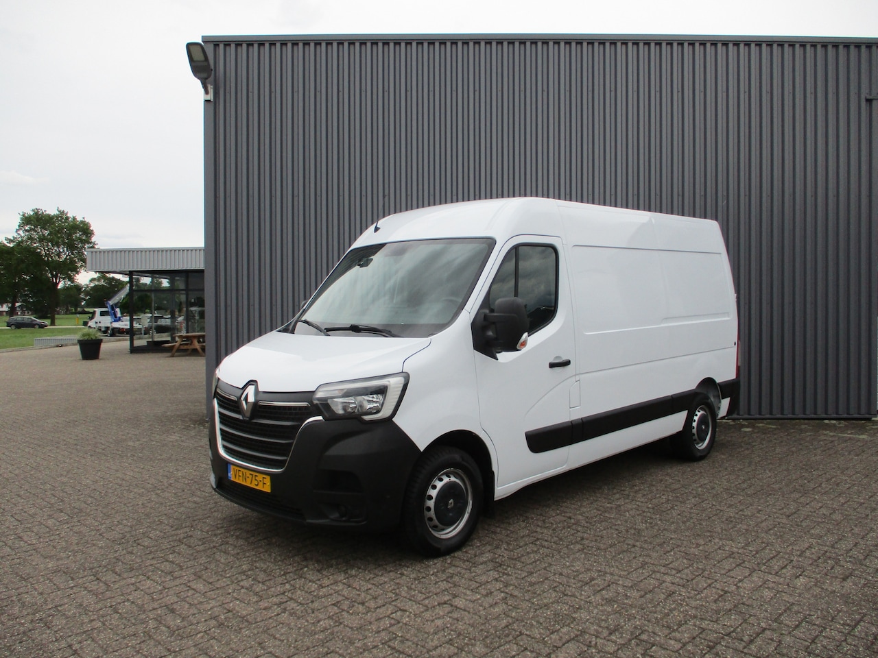 Renault Master - 2.3 dCi 135 PK L2 H2 Airco Trekhaak Camera - AutoWereld.nl