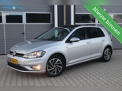 Volkswagen Golf - 1.0 TSI Highline Pano Trekhaak