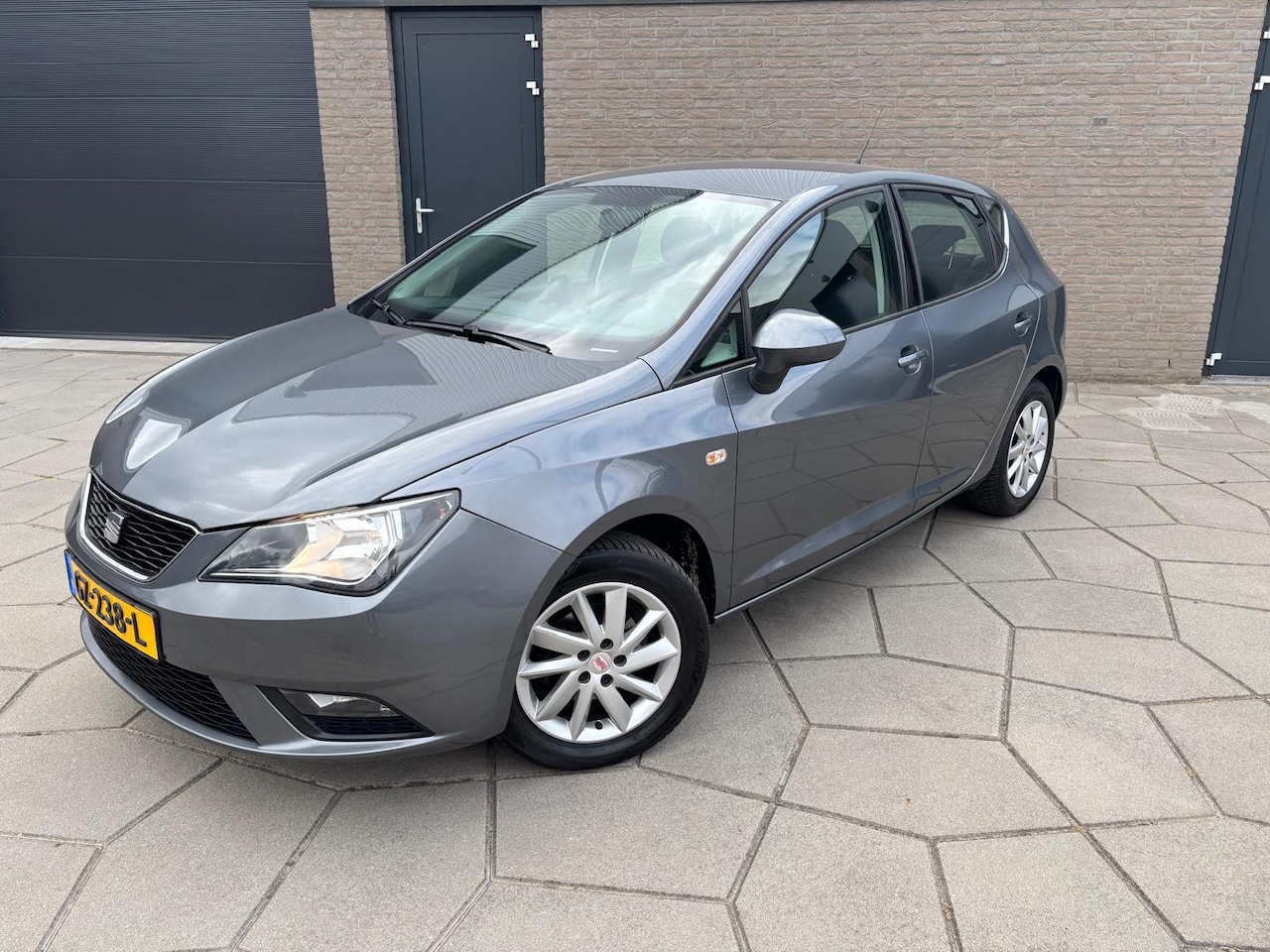 SEAT Ibiza - 1.4 TSI FR | 5Drs | AIRCO | Metallic|All-Season banden| Navi - AutoWereld.nl