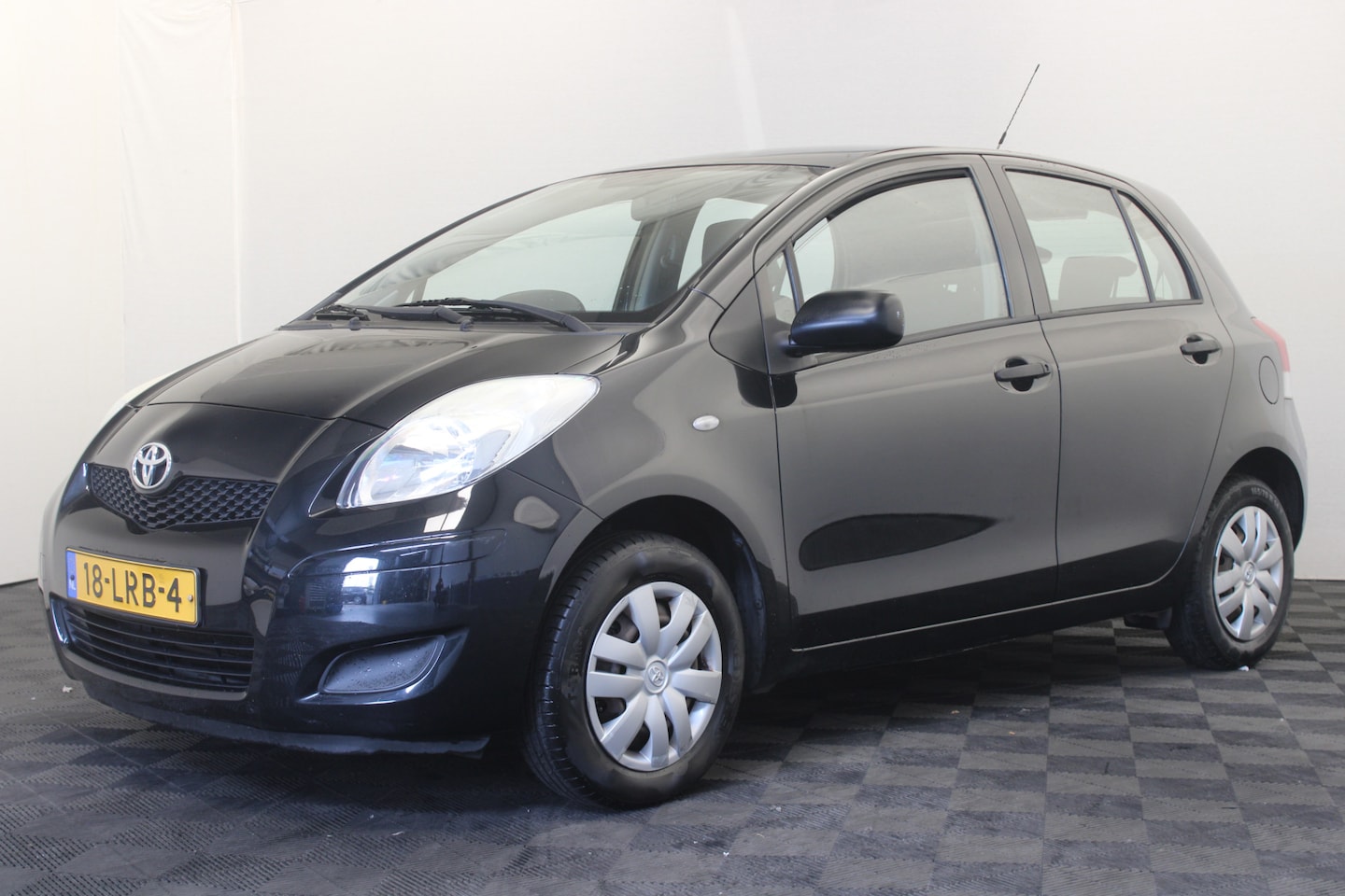 Toyota Yaris - 1.0 VVTi Acces 1.0 VVTi Acces - AutoWereld.nl