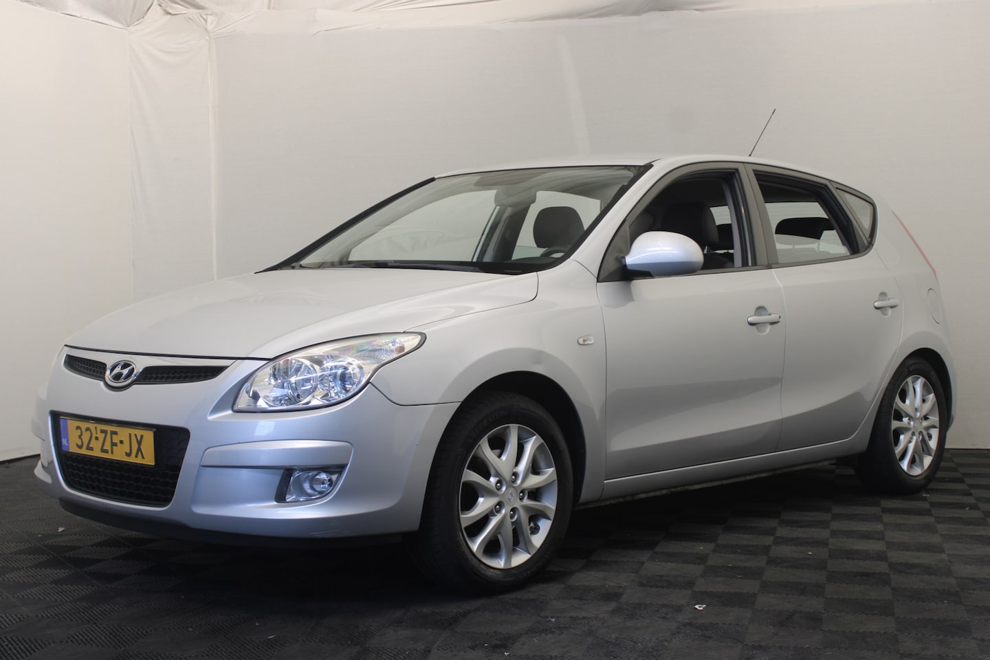 Hyundai i30 - 1.6i Style 1.6i Style - AutoWereld.nl