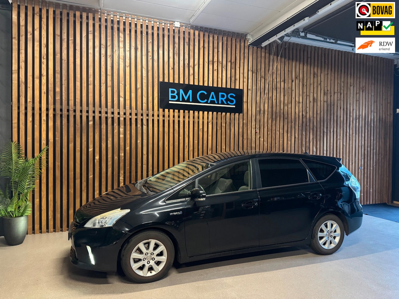 Toyota Prius Wagon - 1.8 Dynamic Business 7 Pers, Panodak, Camera - AutoWereld.nl