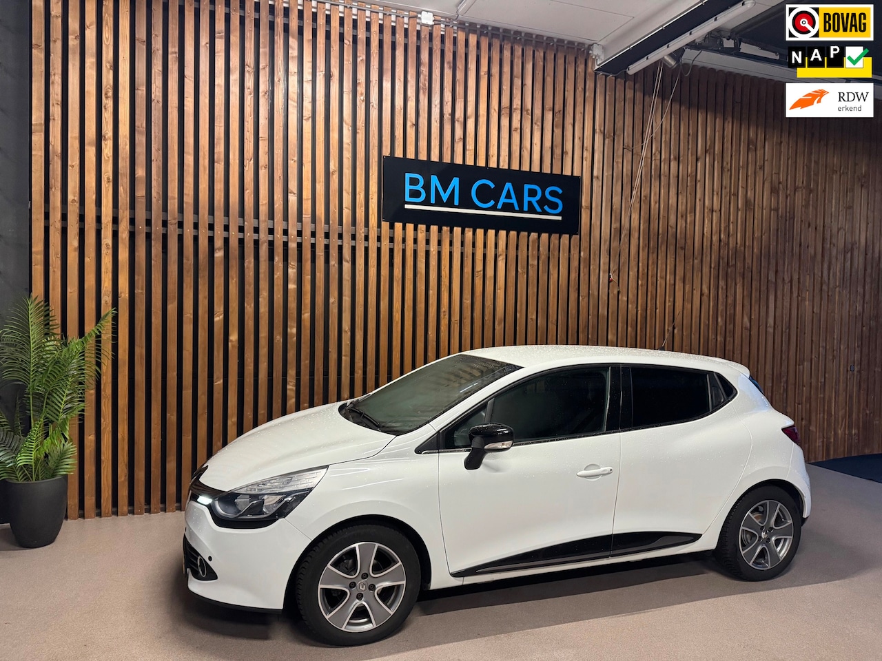 Renault Clio - 0.9 TCe ECO Night&Day Airco, Pdc, 1e Eig - AutoWereld.nl